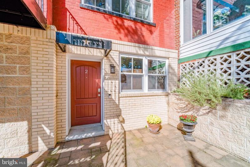 400 21st St NE #2, Washington, DC 20002