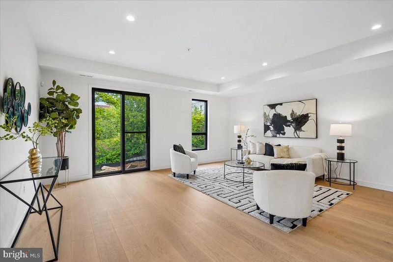 4902 Astor Pl SE, Washington, DC 20019