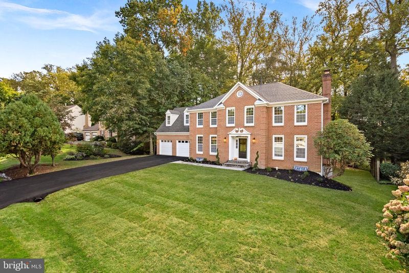 10825 Fieldwood Dr, Fairfax, VA 22030