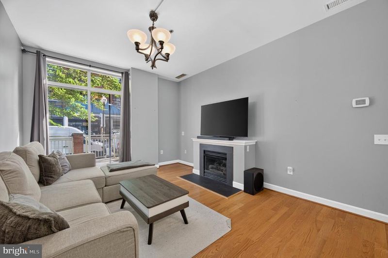 1000 N Randolph St #105, Arlington, VA 22201