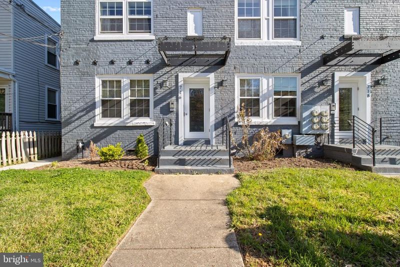716 Jackson St NE #1, Washington, DC 20017