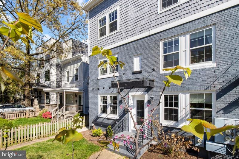 716 Jackson St NE #1, Washington, DC 20017