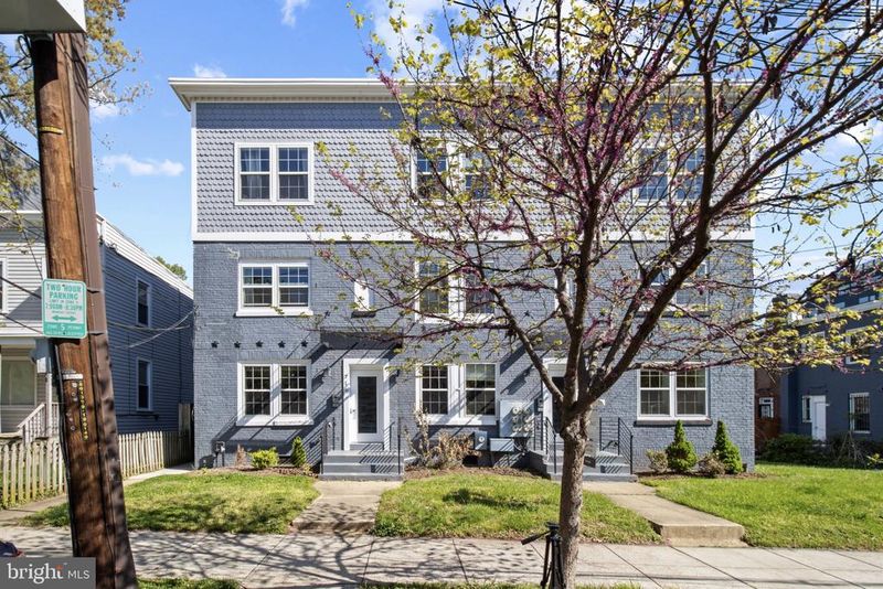 716 Jackson St NE #1, Washington, DC 20017