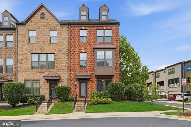3089 Sassafras Ct, Fairfax, VA 22031