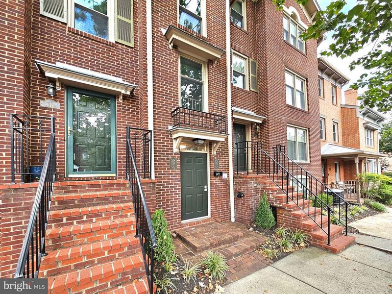 516 N West St, Alexandria, VA 22314