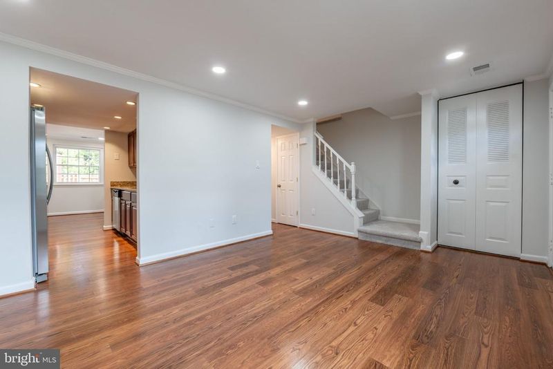 8321 Brockham Dr, Alexandria, VA 22309