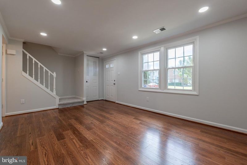 8321 Brockham Dr, Alexandria, VA 22309