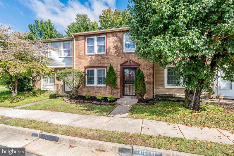 8321 Brockham Dr, Alexandria, VA 22309