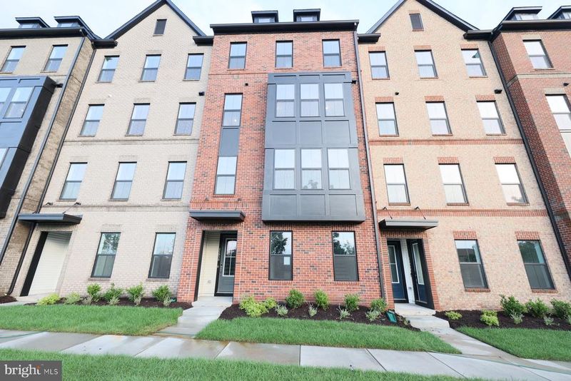 14956 Deco Cir, Chantilly, VA 20151
