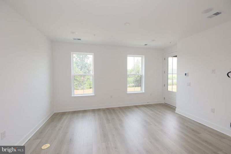 14956 Deco Cir, Chantilly, VA 20151