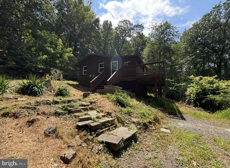 1554 Khyber Pass Rd, Linden, VA 22642