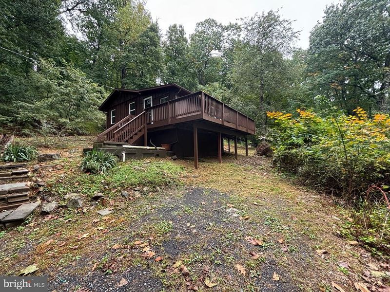 1554 Khyber Pass Rd, Linden, VA 22642