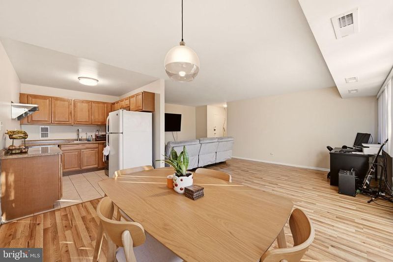 5801 Quantrell Ave #209, Alexandria, VA 22312