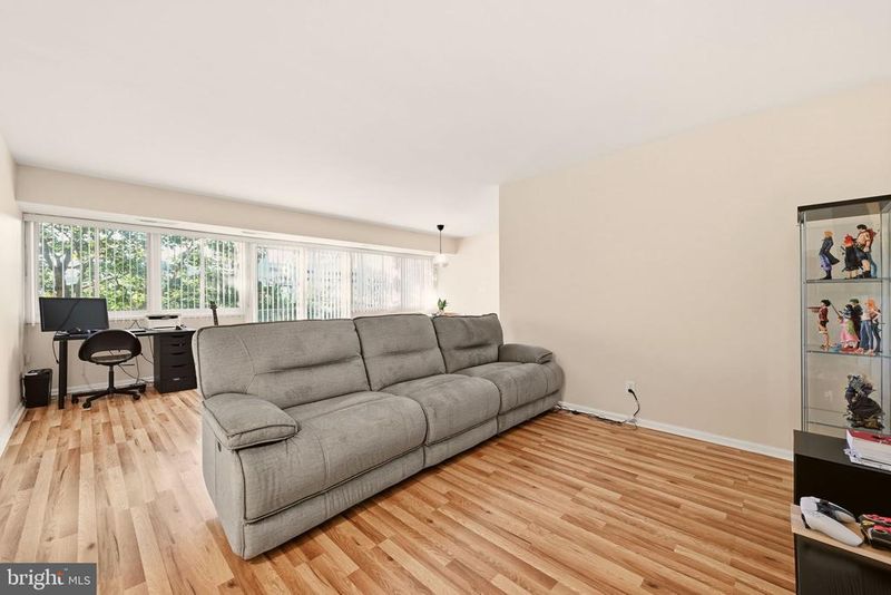 5801 Quantrell Ave #209, Alexandria, VA 22312