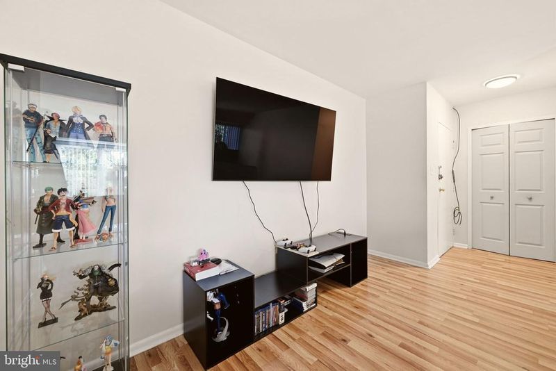 5801 Quantrell Ave #209, Alexandria, VA 22312