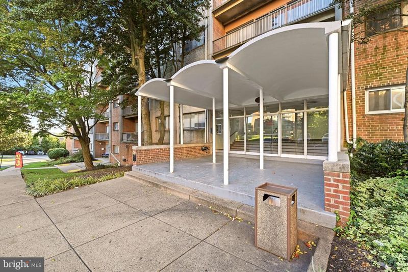 5801 Quantrell Ave #209, Alexandria, VA 22312