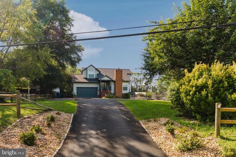 816 Northside Dr, Fredericksburg, VA 22405