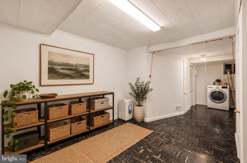 2339 49th St NW, Washington, DC 20007