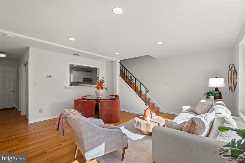 14 Ancell St, Alexandria, VA 22305