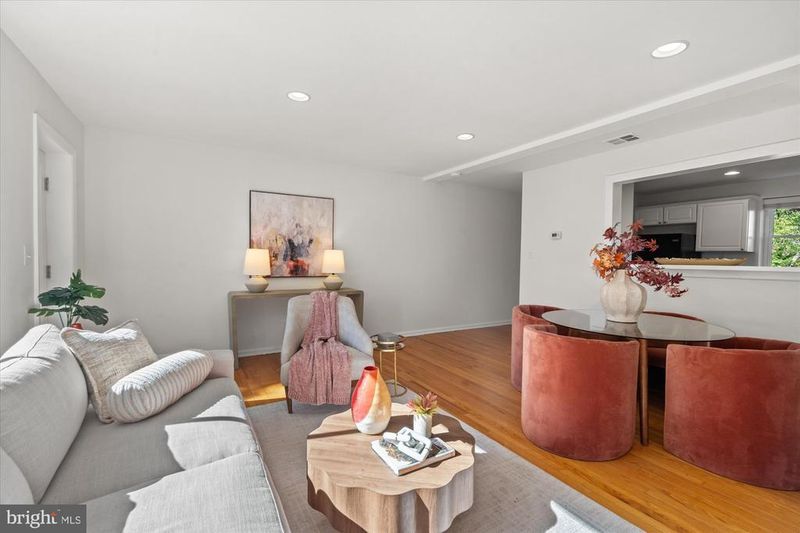 14 Ancell St, Alexandria, VA 22305