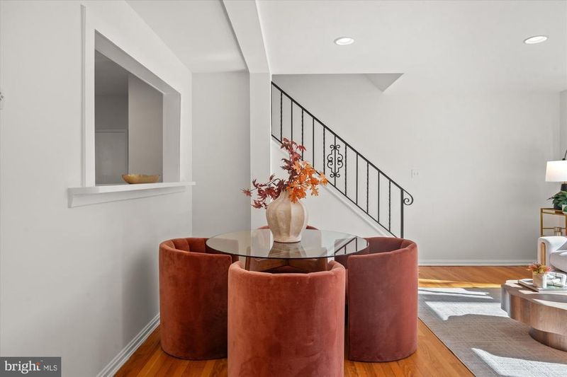 14 Ancell St, Alexandria, VA 22305