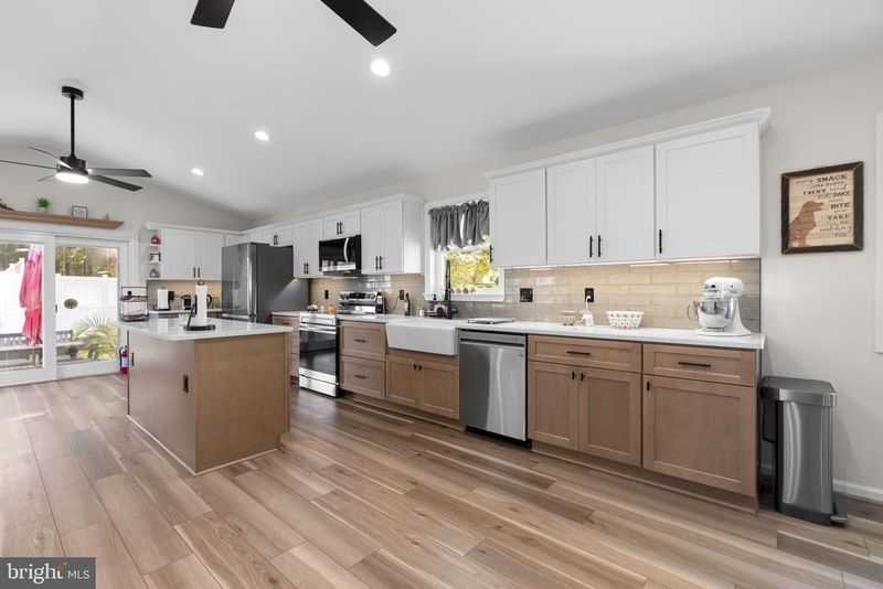 705 W Maple Rd, Linthicum Heights, MD 21090