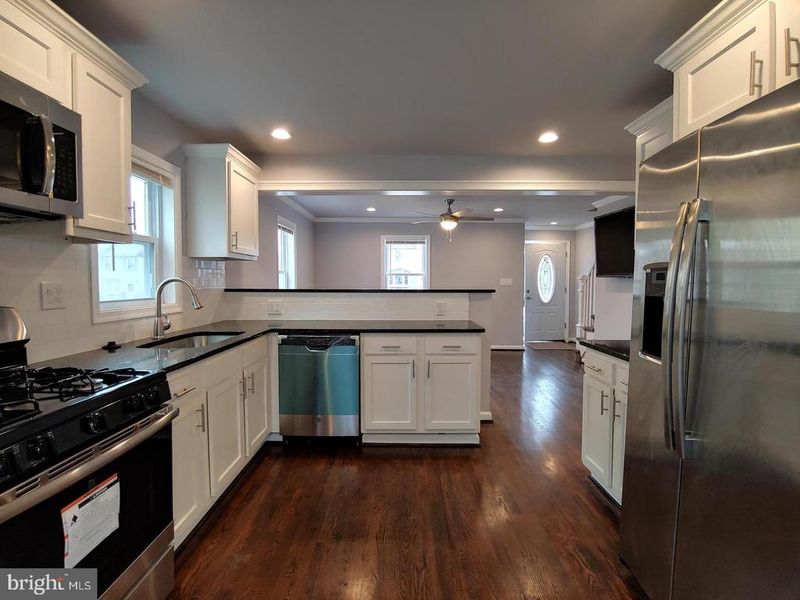 411 Compton Ave, Laurel, MD 20707