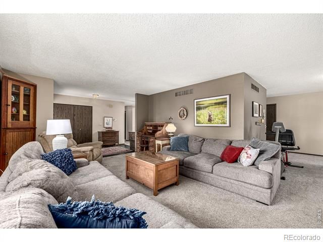 14 Douglas Dr N, Broomfield, CO 80020