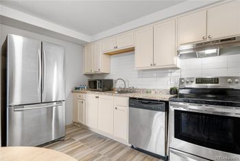 1304 S Parker Rd #359, Denver, CO 80231