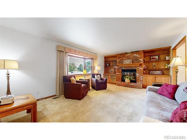1106 Yew Pl, Loveland, CO 80538