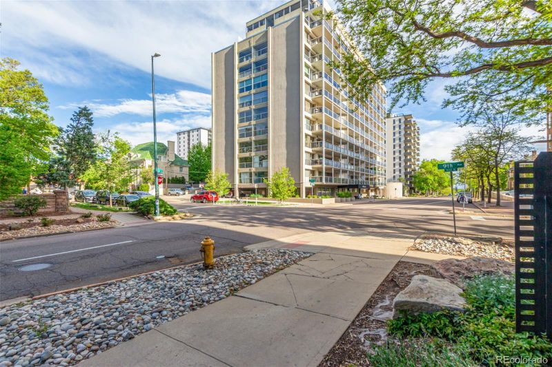 888 N Logan St #2F, Denver, CO 80203