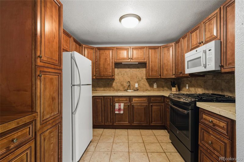 544 S 3rd Ave, Brighton, CO 80601