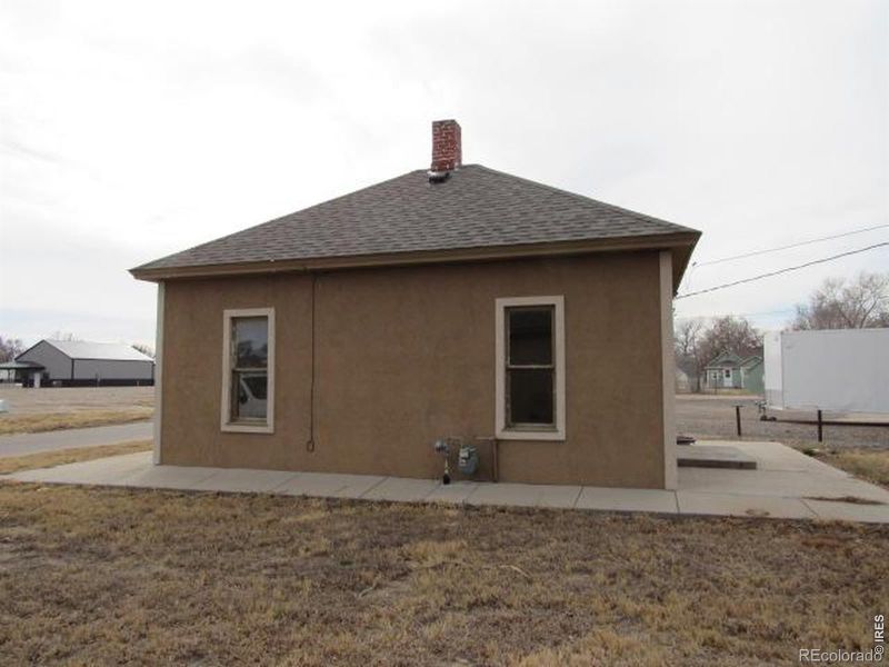 406 Hamilton St, Sterling, CO 80751