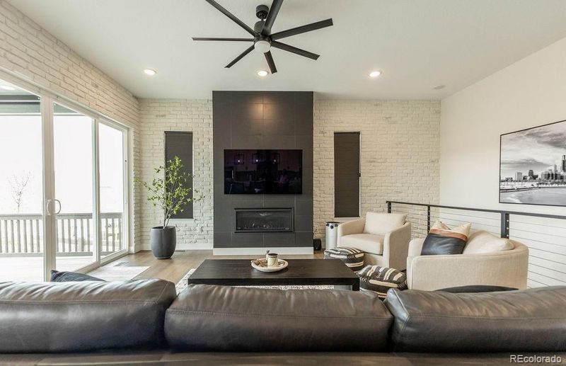 8677 Big Thompson St, Littleton, CO 80125