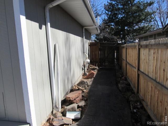 2551 S Hoyt Ct, Lakewood, CO 80227