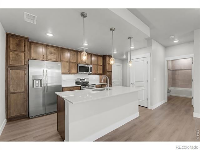 265 High Point Dr #203, Longmont, CO 80504