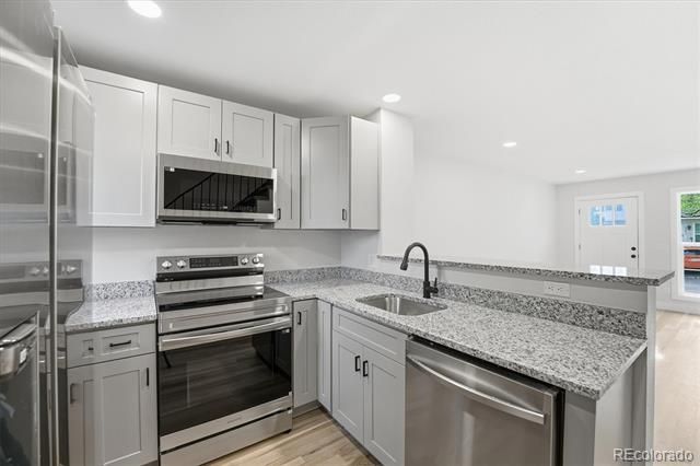9800 W Cornell Pl, Lakewood, CO 80227