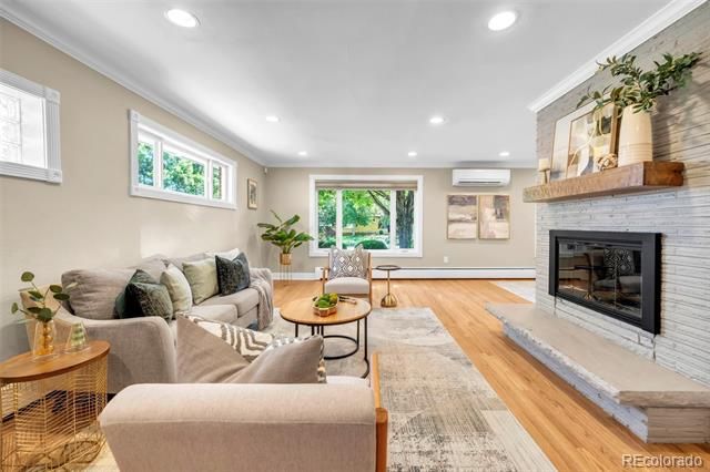 231 Hudson St, Denver, CO 80220