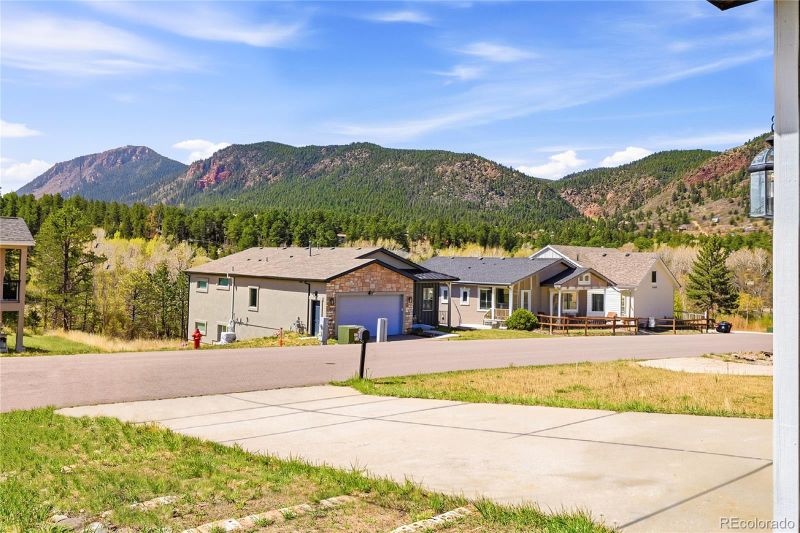 38 Mystic Ln, Palmer Lake, CO 80133