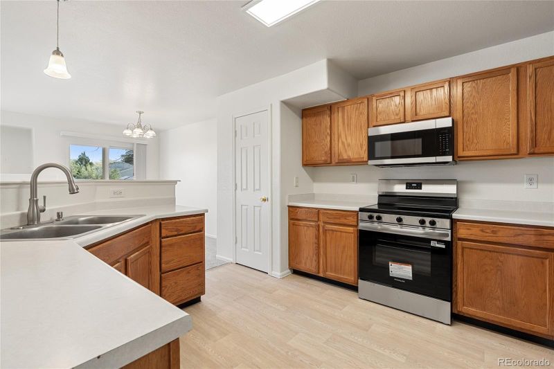 1276 S Zeno Cir #E, Aurora, CO 80017