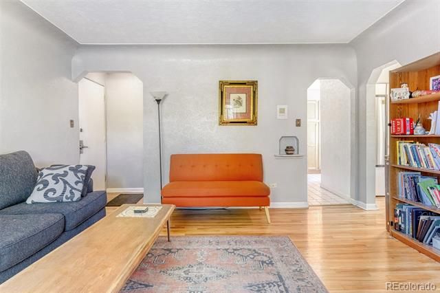 1130 N Pennsylvania St #202, Denver, CO 80203