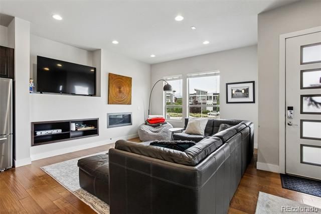 5548 Valentia Ct, Denver, CO 80238