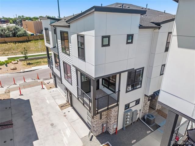 2062 S Holly St #2, Denver, CO 80222