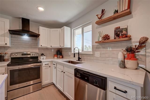 1872 S Quay St, Lakewood, CO 80232