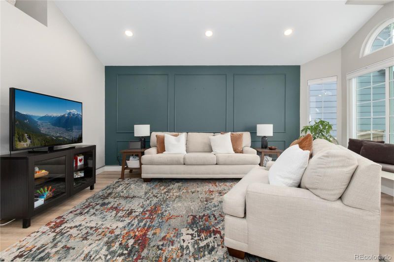 9561 Brentford Dr, Highlands Ranch, CO 80130