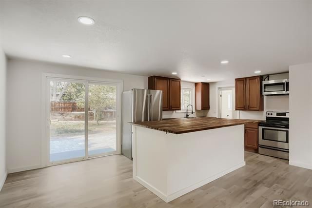961 E 83rd Pl, Denver, CO 80229