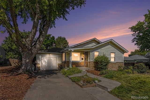 2935 S Clermont Dr, Denver, CO 80222