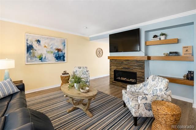 6937 E Briarwood Dr, Centennial, CO 80112