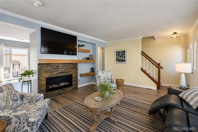 6937 E Briarwood Dr, Centennial, CO 80112