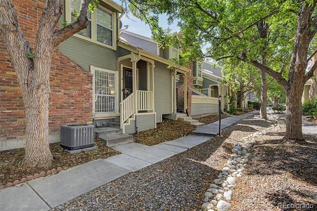 1981 S Hannibal Ct #B, Aurora, CO 80013